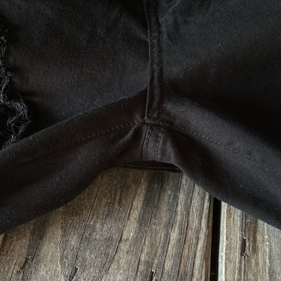 Distressed Jeans - Picture 10 of 12